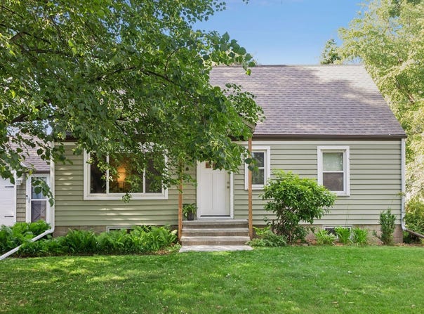 559 Tanglewood Drive, Shoreview, MN 55126