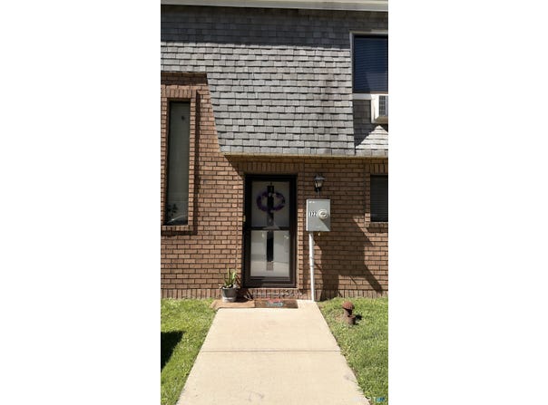122 Sutton Place, Bloomfield, CT 06002