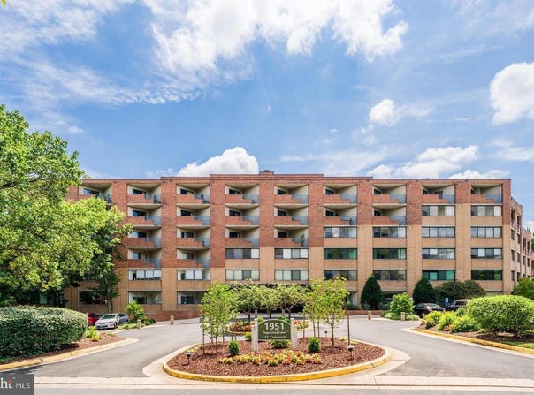1951 SAGEWOOD, RESTON, VA 20191