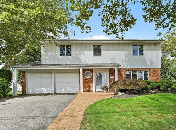 2039 Blanche Lane, Merrick, NY 11566