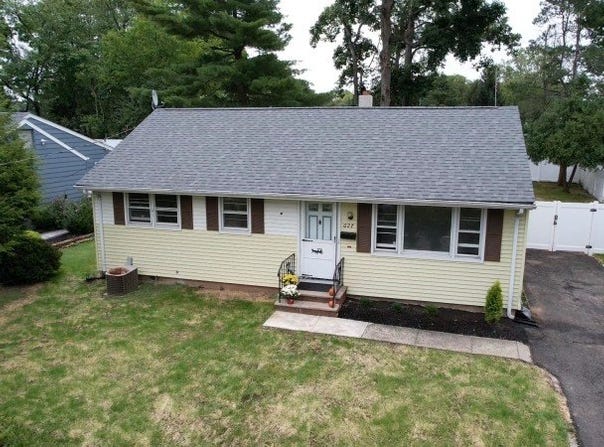 627 Warfield Rd, North Plainfield Boro, NJ 07063-1635