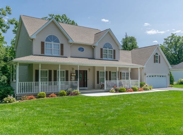 20 Nolan Lane, Agawam, MA 01030