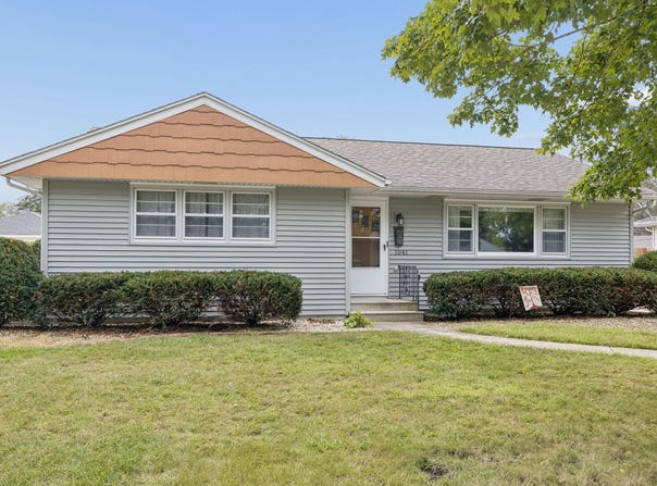 1041 E 8th Street, Lockport, IL 60441