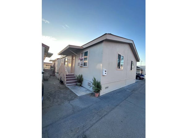 402 63rd St, San Diego, CA 92114