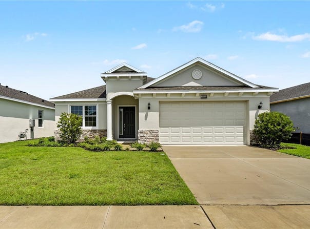 3951 KENNEBUNK Loop, MOUNT DORA, FL 32757