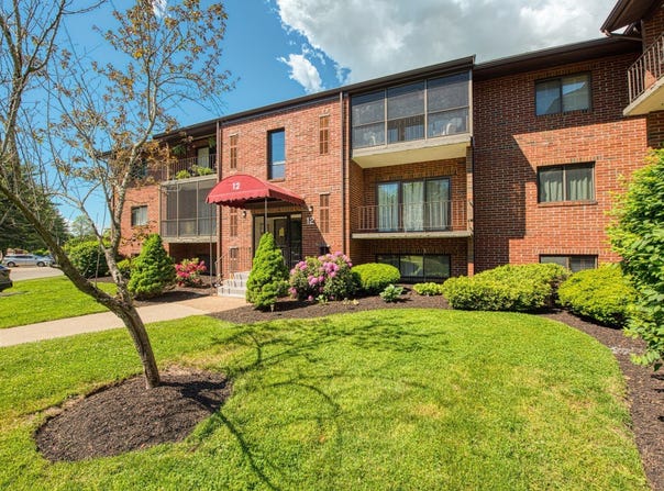 221 Oak St, Brockton, MA 02301