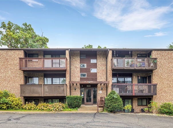 1205 Dutilh Rd, Cranberry Twp, PA 15042