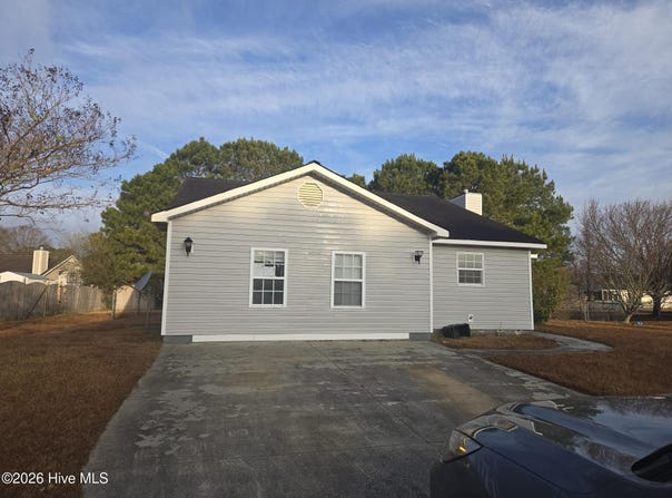 442 Dion Drive, Hubert, NC 28539