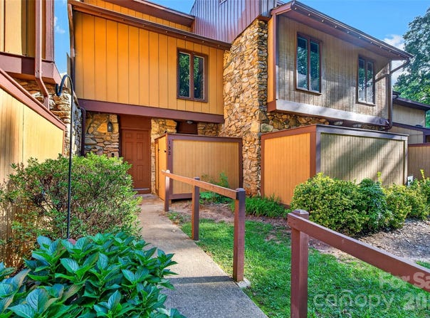 132 Colony Drive, Arden, NC 28704