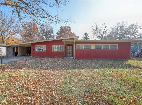 9 Crestview Drive, Paola, KS 66071