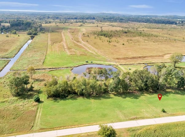 N1143 POPE Road, WAUPACA, WI 54981