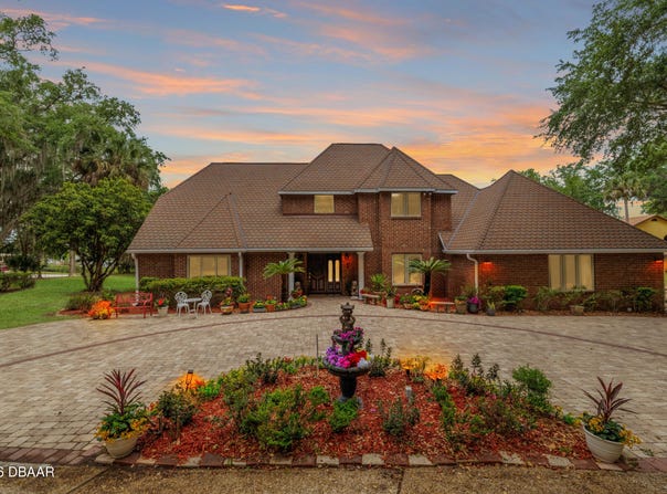 108 N Bartram Trail, San Mateo, FL 32187
