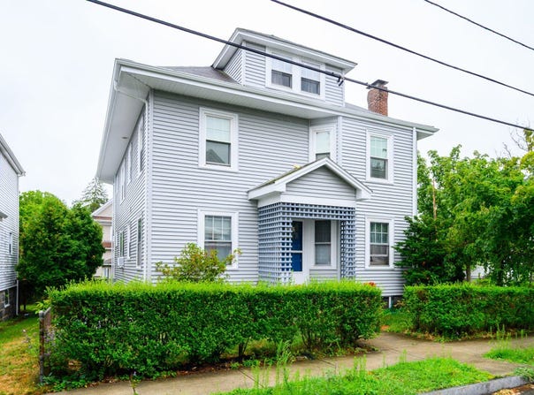 37 Davis St, Quincy, MA 02170