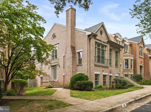 2271 KINGS GARDEN WAY, FALLS CHURCH, VA 22043