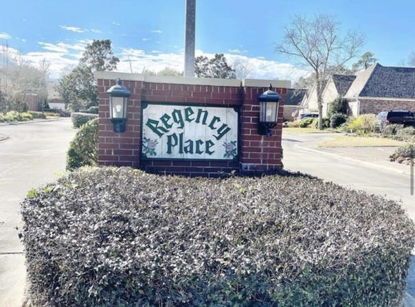 6 Regency Place, Orange, TX 77630