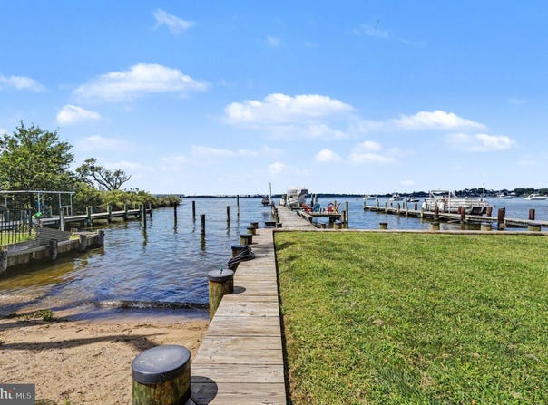 9208 TODD Avenue, SPARROWS POINT, MD 21219