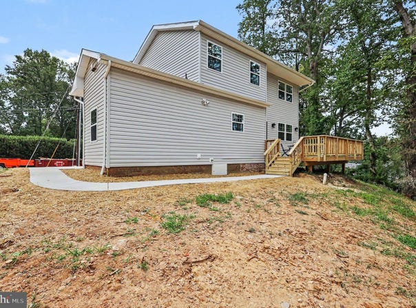 3179 OAKMONT Avenue, TRIANGLE, VA 22172