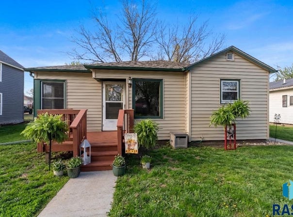 422 E 2nd St, Parker, SD 57035