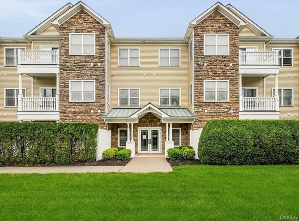 1309 Views Way, Pomona, NY 10970