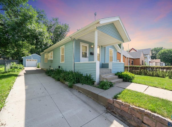 1207 W Sioux St, Sioux Falls, SD 57104