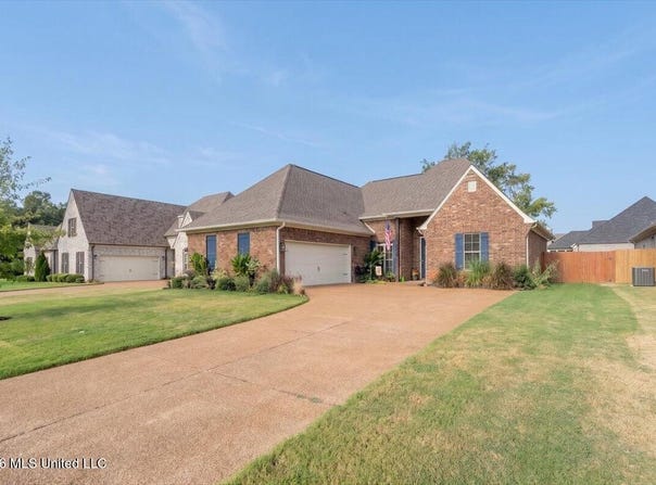 2865 Walking Dog Lane, Nesbit, MS 38651
