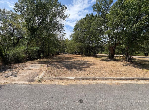 1275 NE 6th, Paris, TX 75460