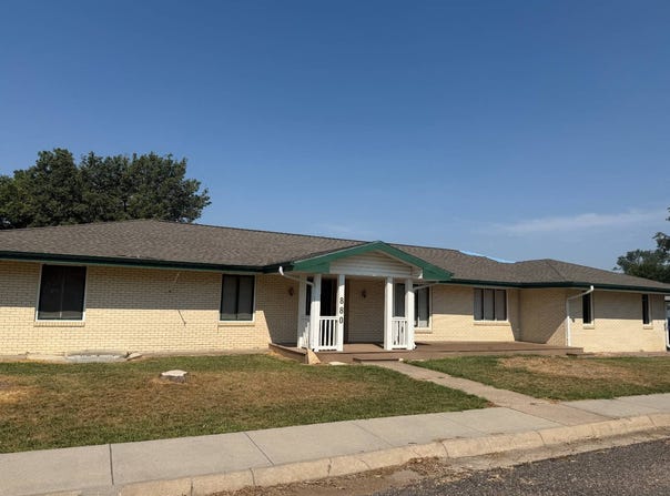 880 N Thompson Ave, Colby, KS 67701