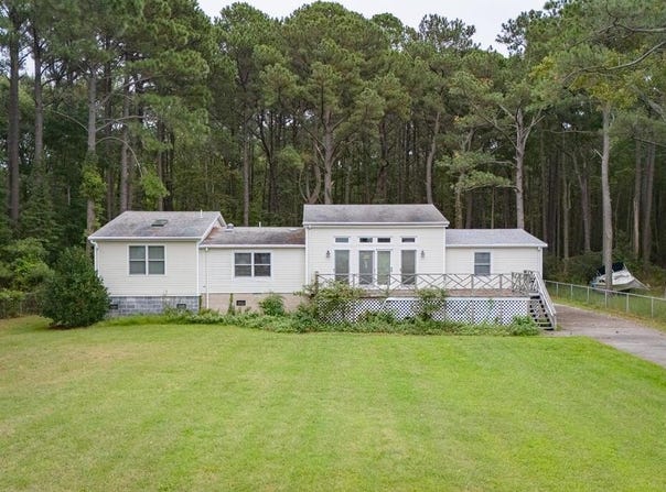 4229 BATTLE POINT RD, EXMORE, VA 23350