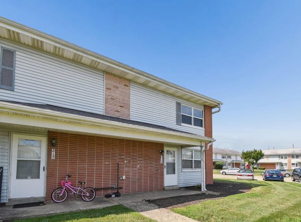 219 Buckeye Circle, Columbus, OH 43217