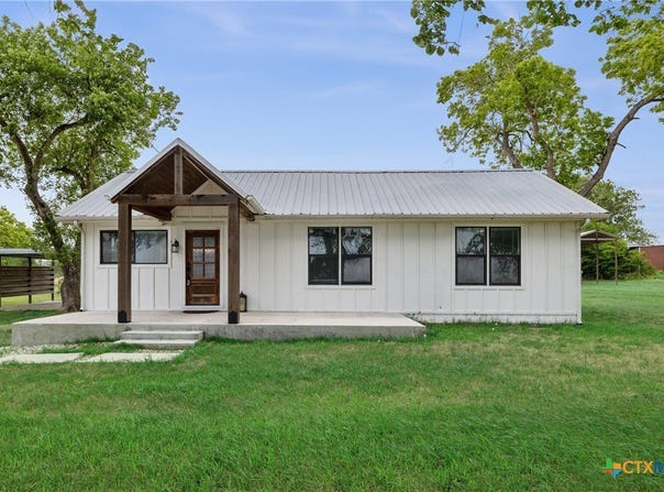 5530 US Highway 90a, Shiner, TX 77984