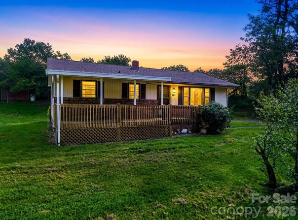 375 Bee Tree Road, Swannanoa, NC 28778