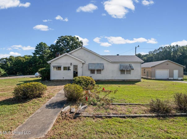 5126 Smith Road, Coldwater, MS 38618