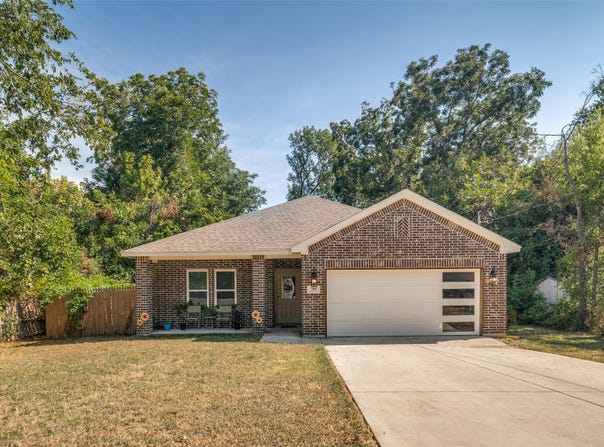 700 E Hickory Street, Kaufman, TX 75142
