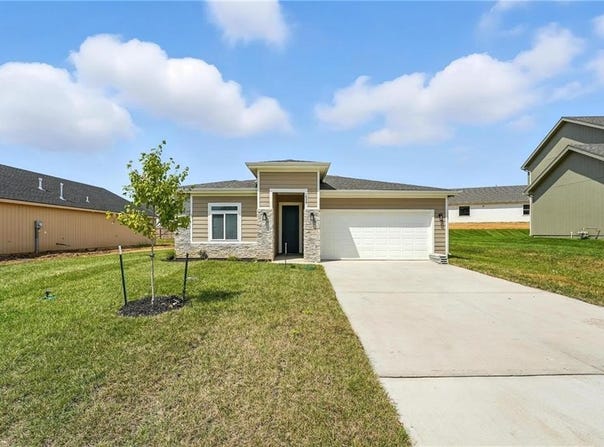 17542 Muncie Street, Gardner, KS 66030
