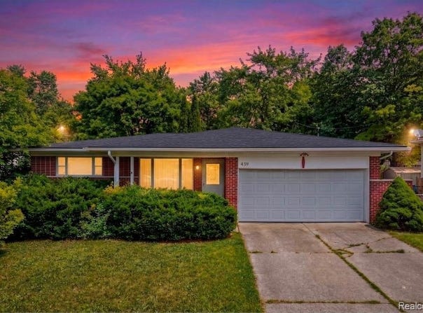 439 Windmill Point Drive, Flushing, MI 48433