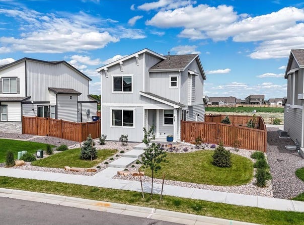 228 E 4th St, Berthoud, CO 80513
