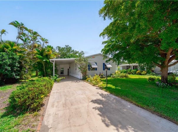 433 Riviera Blvd W, NAPLES, FL 34112