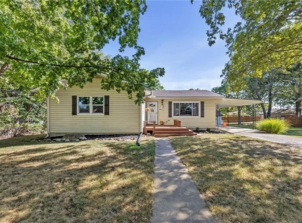 1419 High Street, Baldwin City, KS 66006