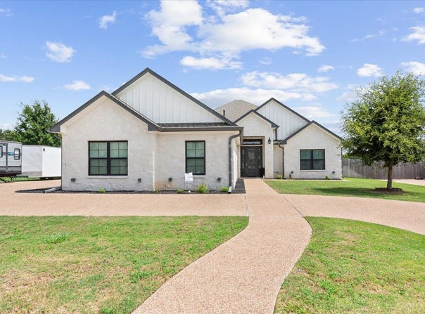 205 Fox Run Lane, Robinson, TX 76706