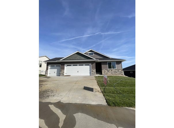 119 Chadwick Ln, IowaCity, IA 52245