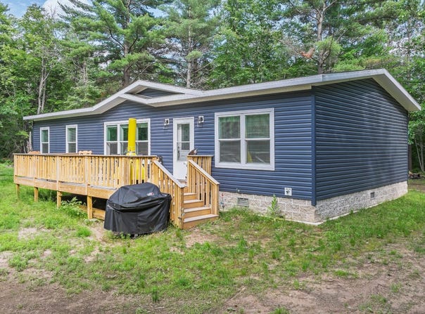 5028 RIVERCREST LN, Eagle River, WI 54521