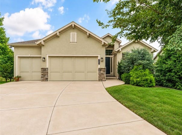 2203 W 132nd Street, Leawood, KS 66209