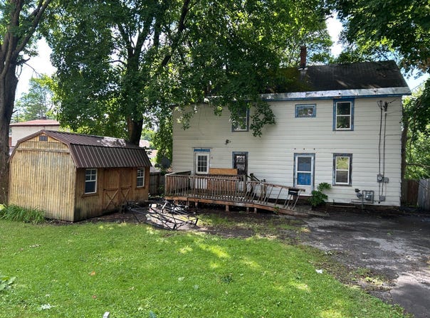 38 Barclay St, Canajoharie, NY 13317