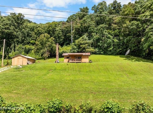 121 Sunshine Circle, LaFollette, TN 37766