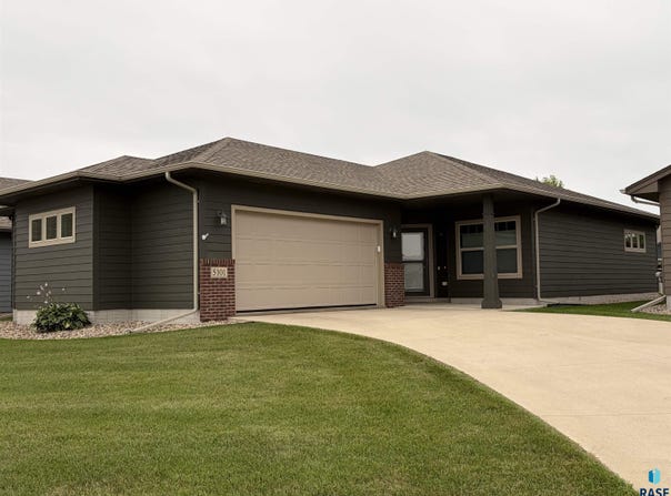 5101 E 61st St, Sioux Falls, SD 57108