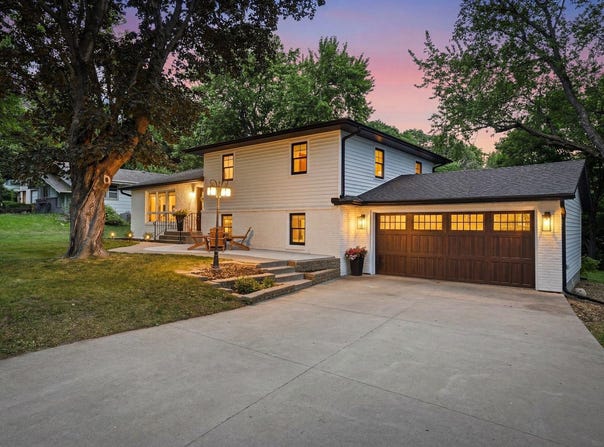 6525 Maple Drive, Waconia, MN 55387