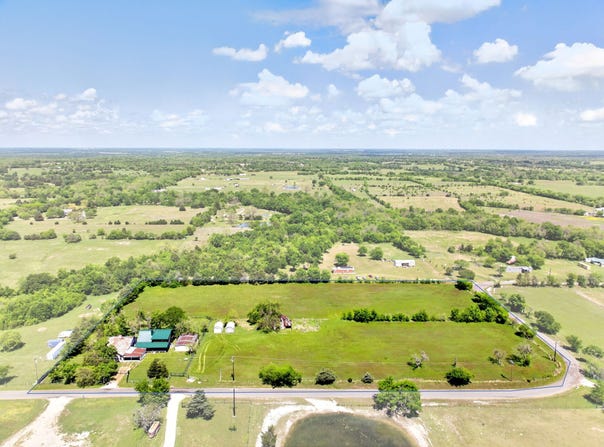 858 County Road 1006, Celeste, TX 75423