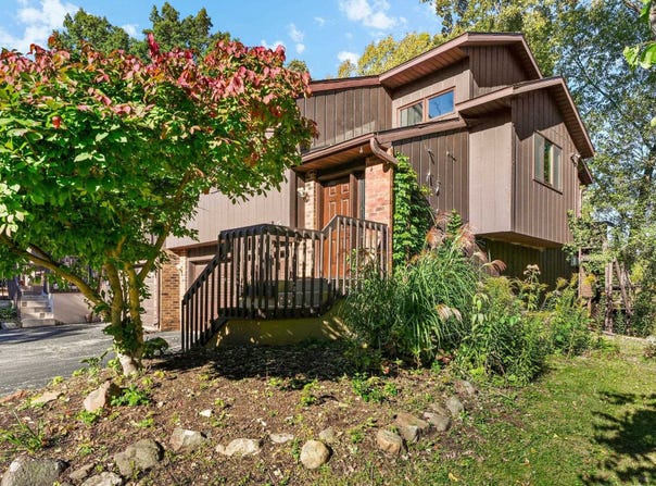 15 Hickory Hollow Drive, Madison, WI 53705