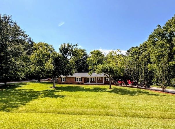 3258 W Highway 72, Clinton, SC 29325