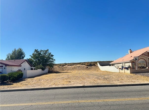Silver Lakes Parkway, Helendale, CA 92342